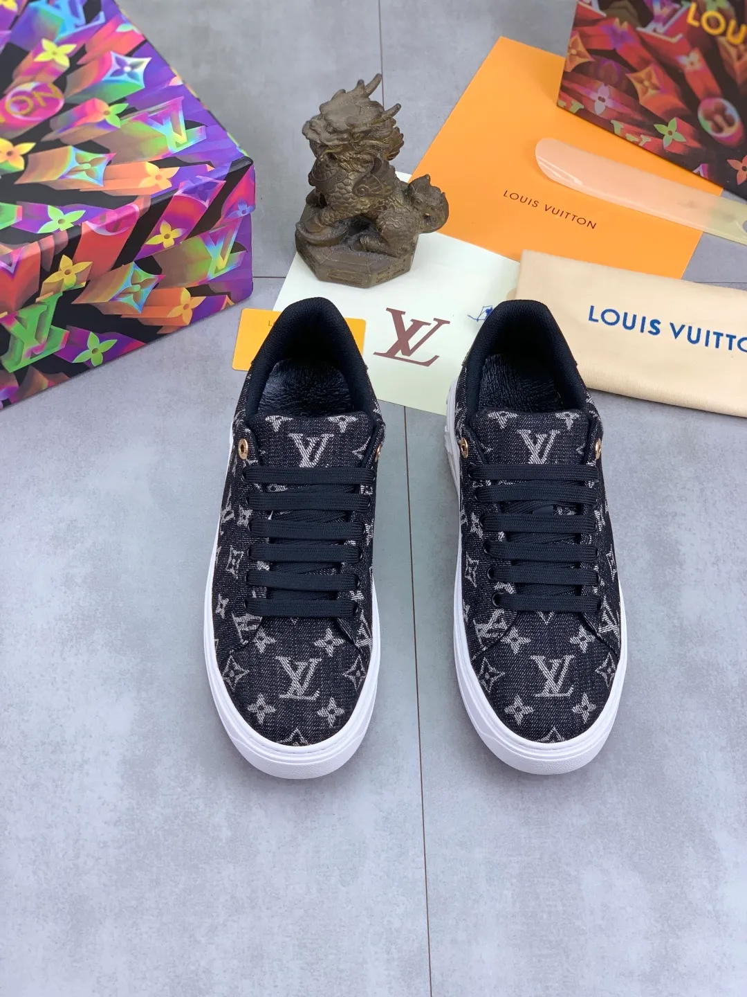 Men's men's shoes💰P520💰[New model]🆘High quality cowhide [Louis Vuitton]LV official website latest model🎁casual and fashionable men's shoes👟hot style💥simple and elegant style, exclusive for trendy men. Unique official website latest brand elements👑original decoration, fashionable and generous, the fabric is made of original denim➕comfortable and breathable mesh lining➕cow leather feet ✅The official website specifies wear-resistant casual outsole, the classic model is taken in real life🎬Color: 6️⃣colors available😍Number of codes: 38-44 Full set of packaging